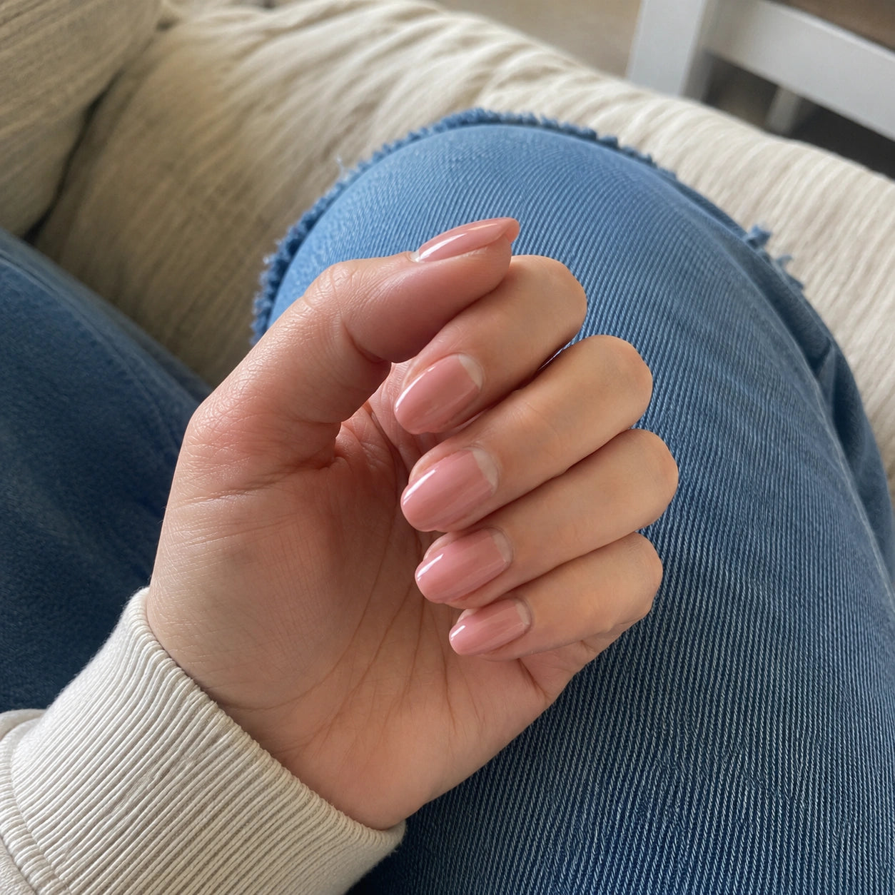 After 2 weeks, no chips, only light regrowth